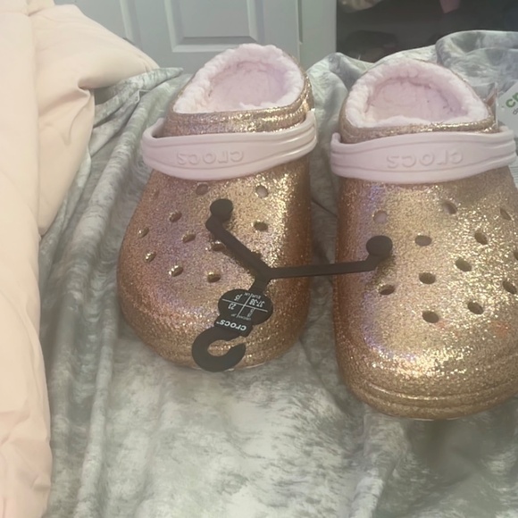 CROCS KIDS’ CLASSIC LINED GLITTER CLOG - Picture 4 of 4